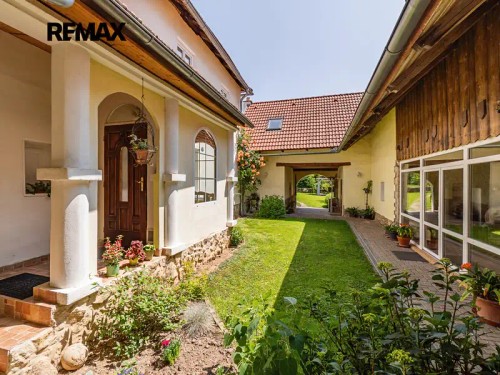 Prodej domu 786 m², pozemek 7338 m²