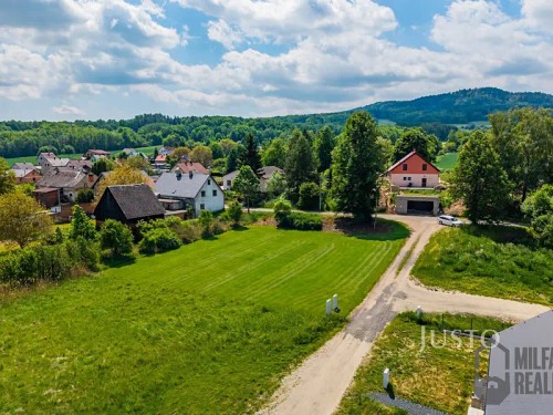 Prodej stavebního pozemku 1451 m²