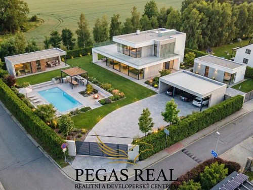 Prodej stavebního pozemku 2689 m²