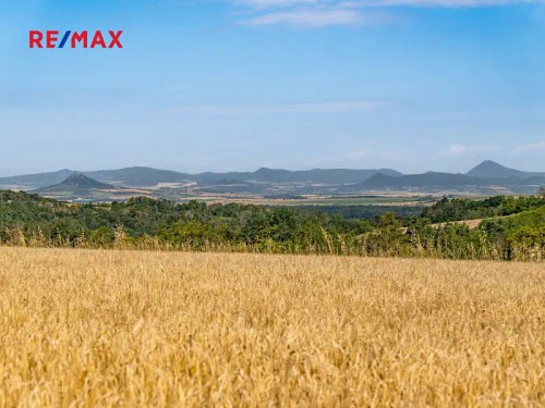 Prodej stavebního pozemku 1499 m²