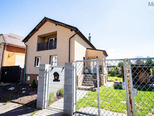 Prodej domu 195 m², pozemek 699 m²