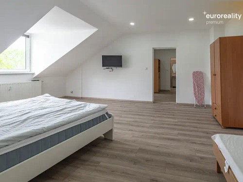 Prodej atypického bytu 194 m²