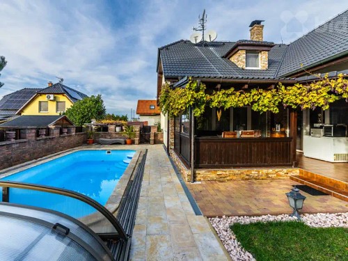 Prodej domu 283 m², pozemek 800 m²