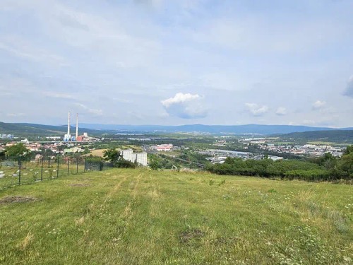 Prodej stavebního pozemku 4999 m²