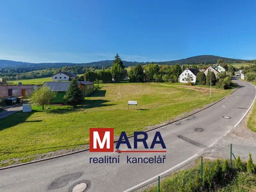 Prodej stavebního pozemku 2352 m²