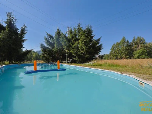 Prodej domu 1000 m², pozemek 22792 m²
