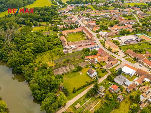 Prodaný  dům 200 m², pozemek 2022 m²