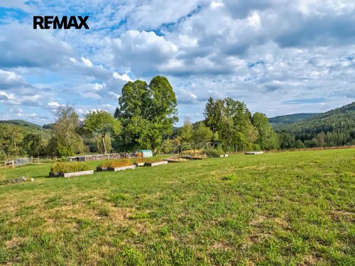Prodej stavebního pozemku 2574 m²