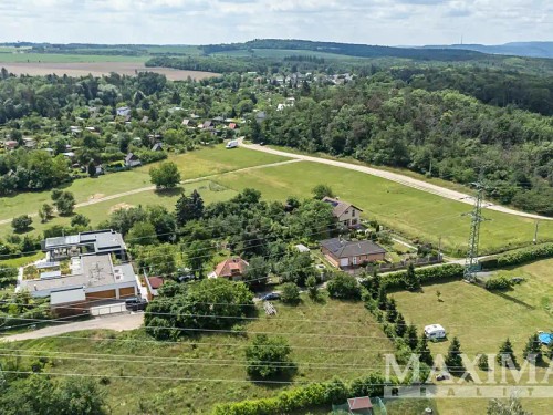 Prodej stavebního pozemku 890 m²