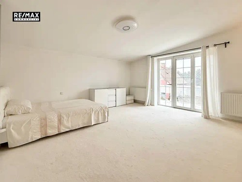 Prodej vily 355 m², pozemek 905 m²