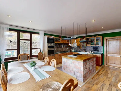 Prodej domu 573 m², pozemek 1944 m²