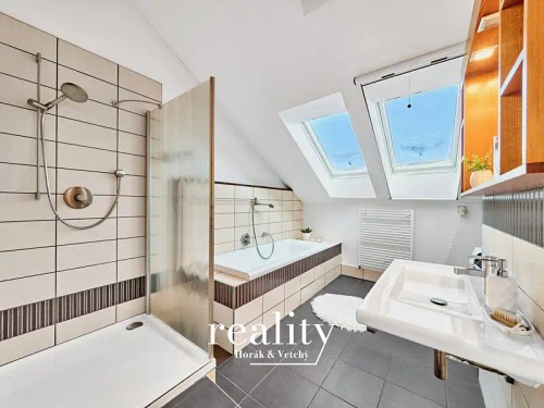 Prodej domu 308 m², pozemek 646 m²