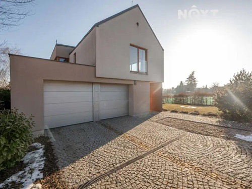 Prodej domu 304 m², pozemek 1352 m²