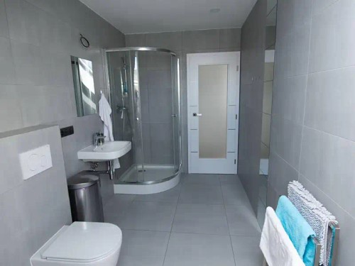 Prodej domu 263 m², pozemek 38000 m²