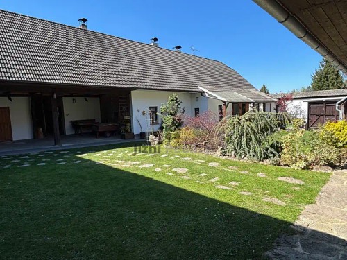 Prodej domu 300 m², pozemek 2758 m²