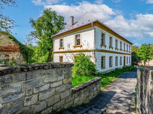 Prodej domu 4000 m², pozemek 3288 m²