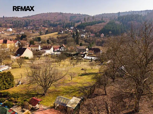 Prodej stavebního pozemku 1209 m²