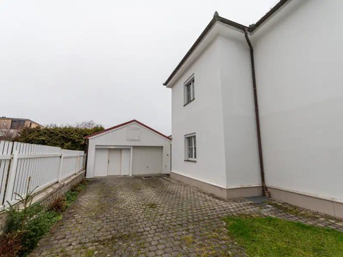 Prodej vily 740 m², pozemek 1350 m²