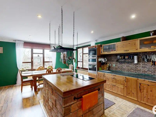 Prodej domu 573 m², pozemek 1944 m²