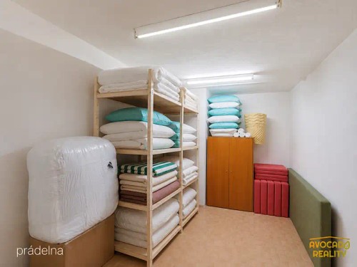 Prodej domu 1000 m², pozemek 22792 m²
