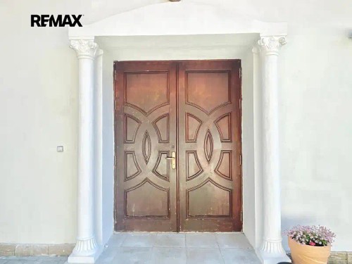 Prodej domu 786 m², pozemek 7338 m²
