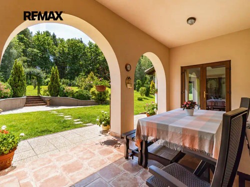 Prodej domu 652 m², pozemek 7174 m²