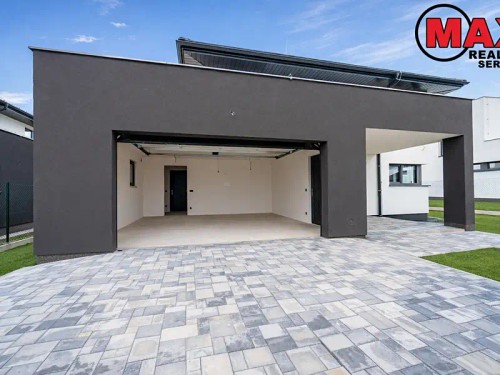Prodej domu 216 m², pozemek 821 m²