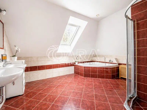 Prodej domu 220 m², pozemek 782 m²