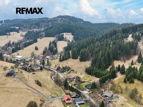 Prodej stavebního pozemku 1033 m²