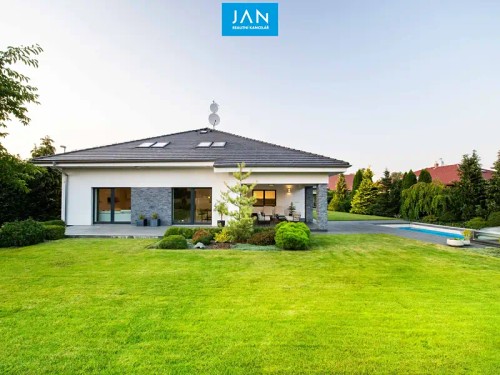 Prodej domu 385 m², pozemek 1560 m²