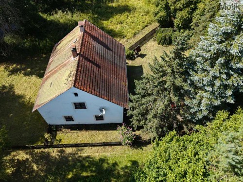 Prodej zemědělské usedlosti 200 m², pozemek 67408 m²