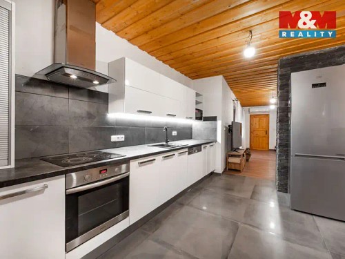 Prodej chalupy 260 m², pozemek 2511 m²