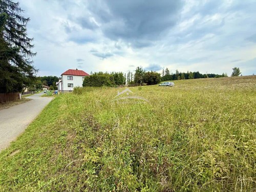 Prodej stavebního pozemku 1000 m²