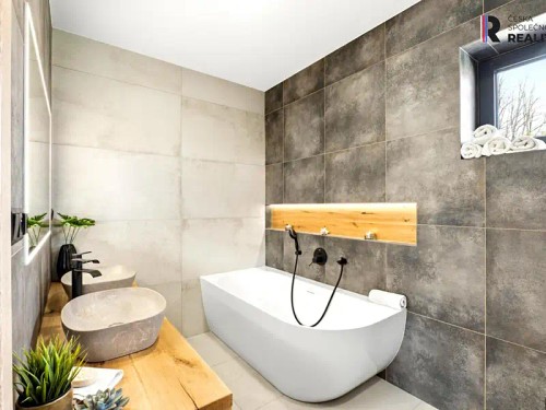 Prodej domu 200 m², pozemek 900 m²