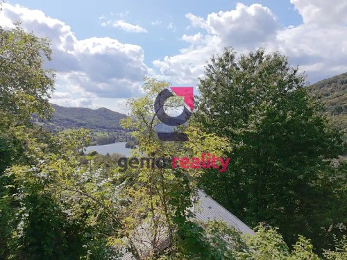 Prodej stavebního pozemku 1275 m²