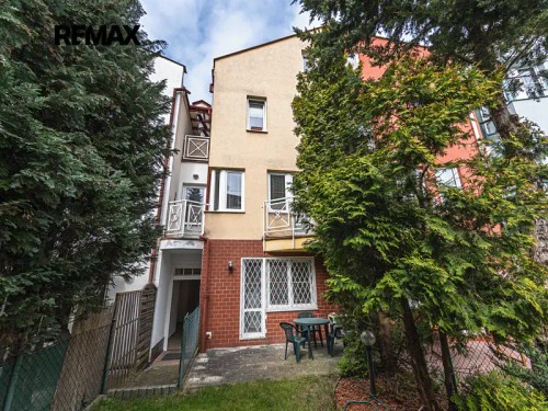 Prodej domu 330 m², pozemek 183 m²