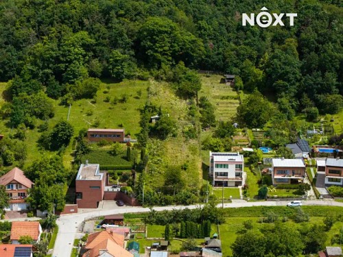 Prodej stavebního pozemku 1276 m²