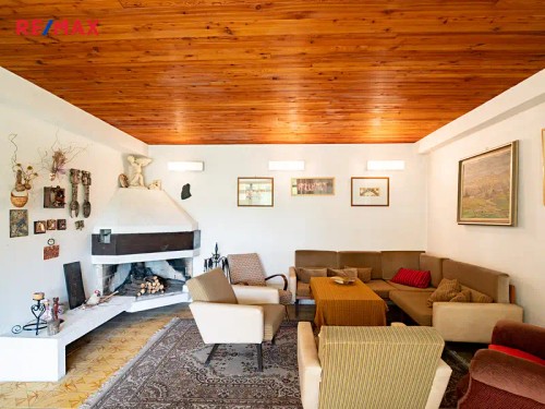 Prodej domu 260 m², pozemek 2300 m²