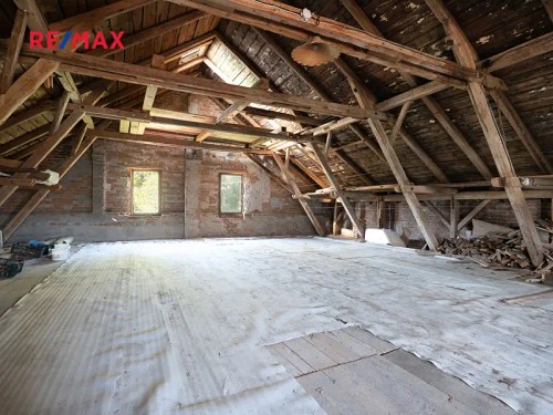 Prodej domu 770 m², pozemek 9150 m²