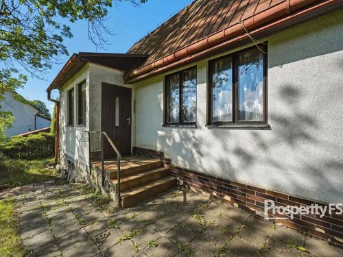 Prodej stavebního pozemku 1280 m²