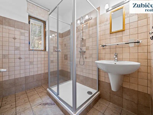 Prodej domu 550 m², pozemek 1419 m²