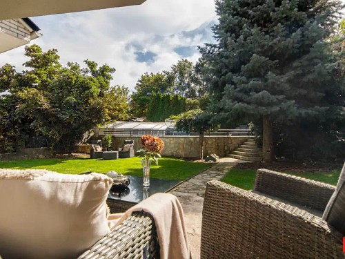 Prodej vily 358 m², pozemek 1157 m²