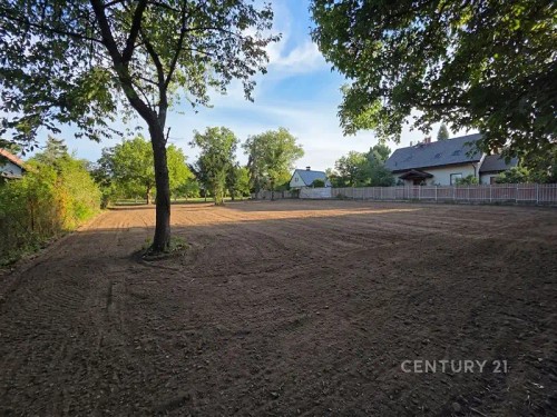 Prodej stavebního pozemku 1645 m²