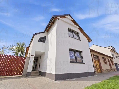 Prodej domu 197 m², pozemek 166 m²