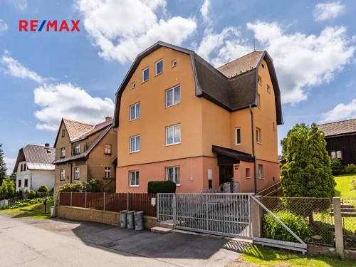 Prodej domu 328 m², pozemek 758 m²