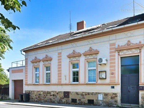 Prodej domu 254 m², pozemek 1374 m²