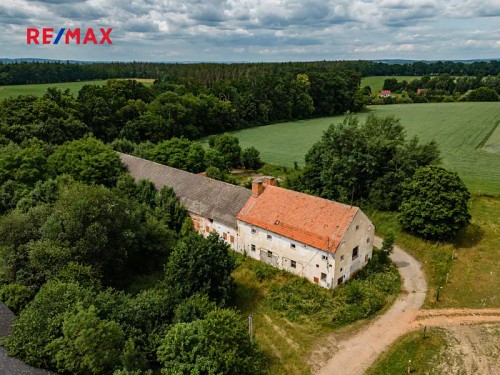 Prodej zemědělské usedlosti 830 m², pozemek 978 m²