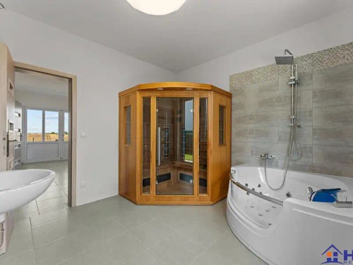 Prodej vily 254 m², pozemek 662 m²