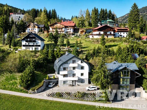 Prodej domu 390 m², pozemek 1 m²