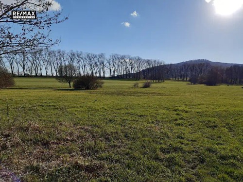 Prodej stavebního pozemku 2240 m²